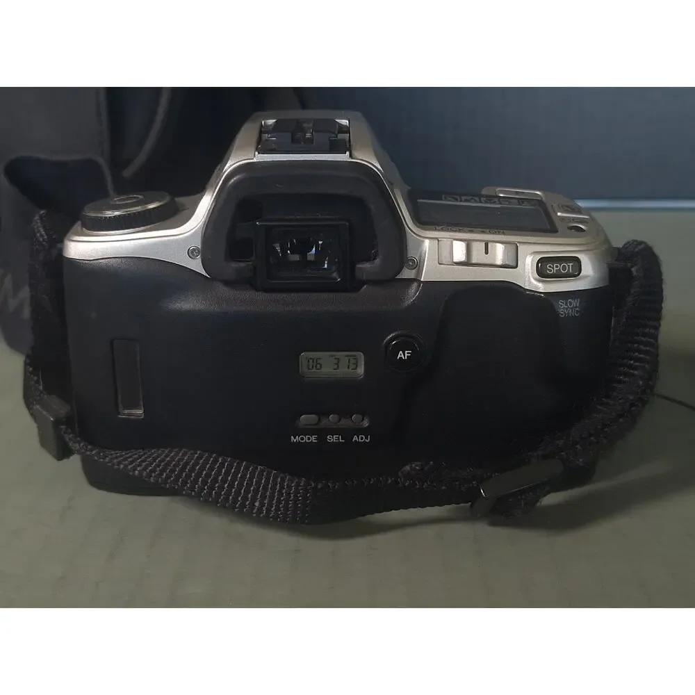 Minolta Maxxum XTsi 35mm Film Camera w 28-210mm Zoom Lens Tested + Case